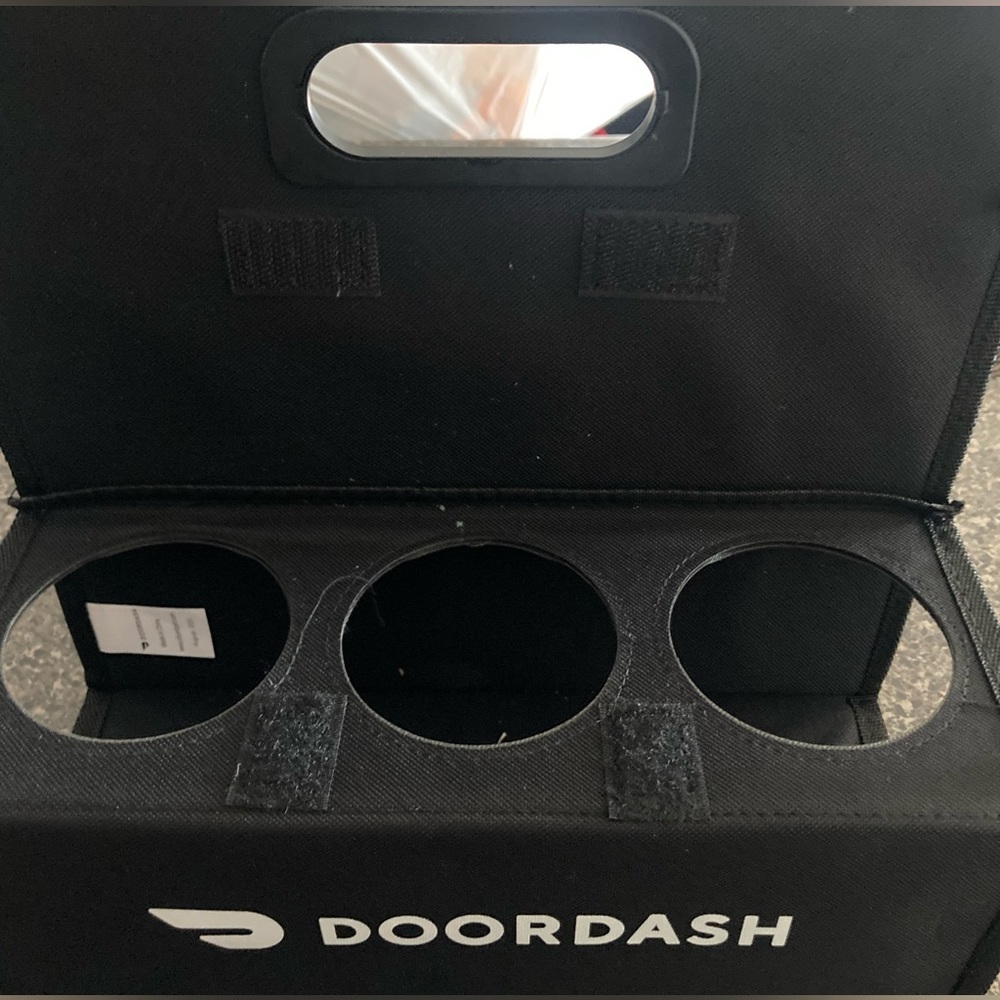 DoorDash Drink Caddy - Holds 6 Drinks